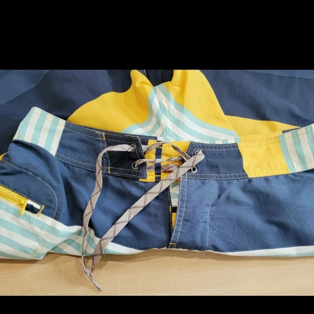 Patagonia Swim Trunks Board Shorts Sz 32 Blue Yellow Stripe